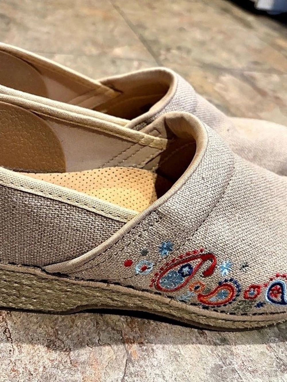 Dansko embroided Espadrille Wedge Shoes in Beige us 11
